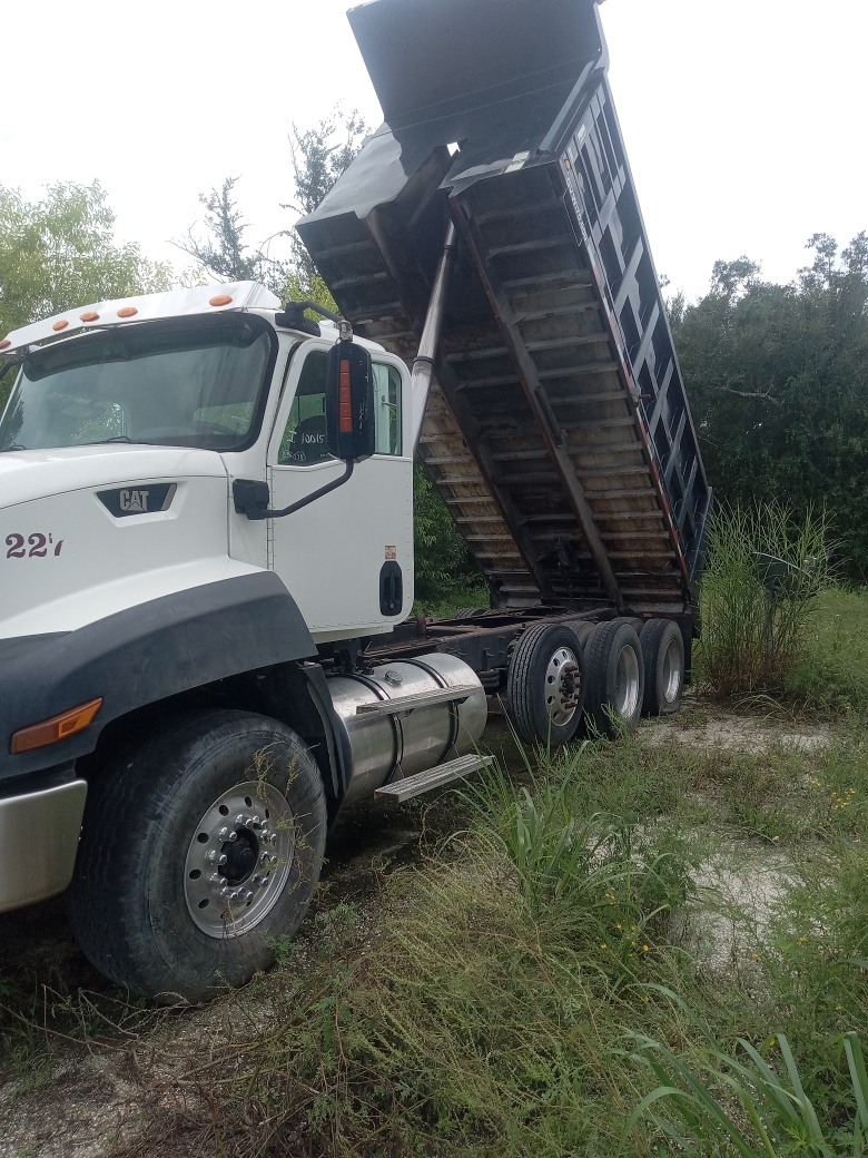 2015 CATERPILLAR CT660 S - Image 4